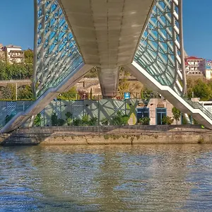 The Bridge , Тбилиси Грузия